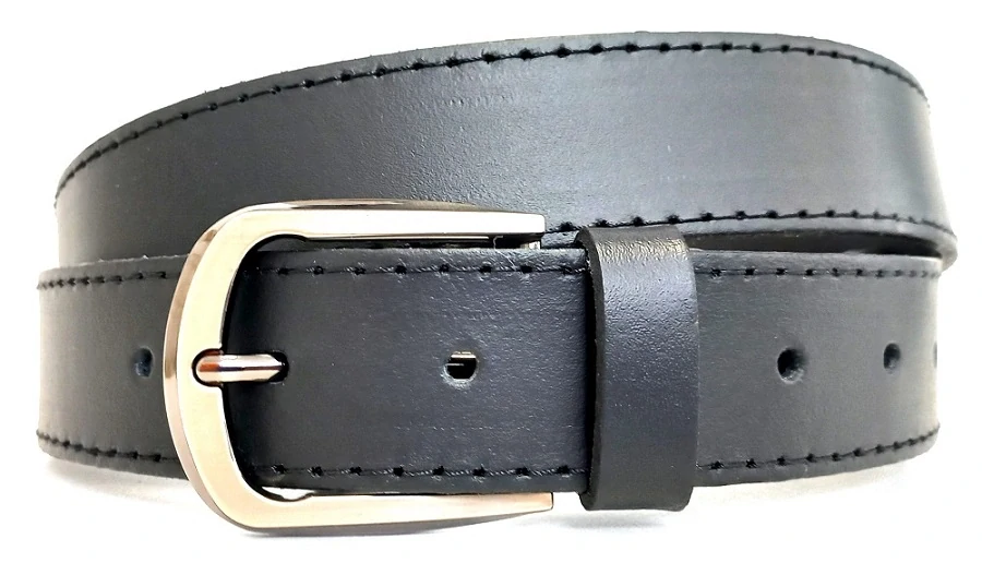 Kožené opasky s klasickou prackou