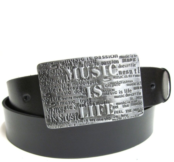 Kožené opasky s veľkou plnou prackou