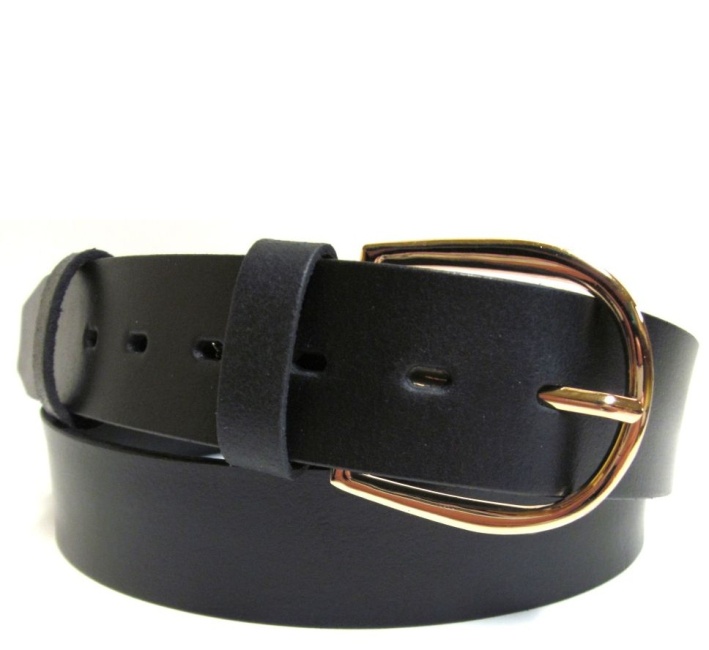 Čierne opasky so zlatou prackou