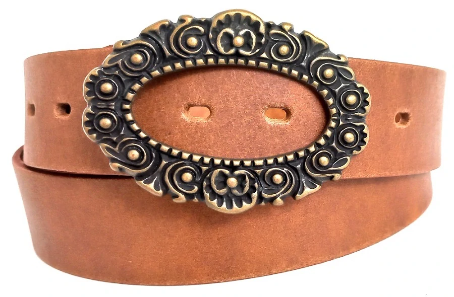 Svetlohnedé dámske kožené opasky