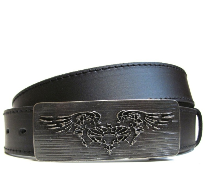 Kožené opasky s krásnou sponou