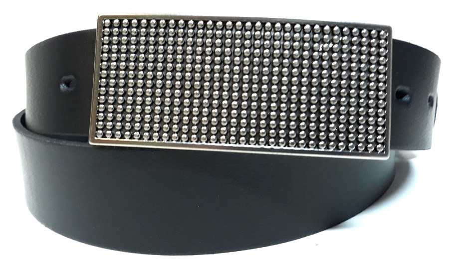 Opasky čierne kožené s veľkou prackou